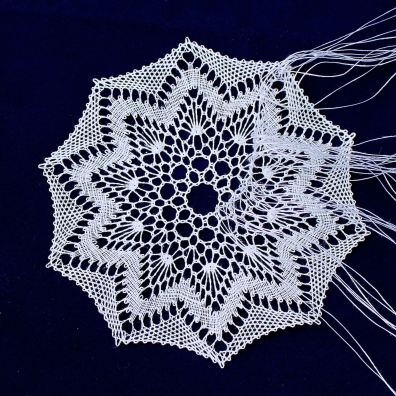 Torchon lace by Yvette. Pattern by Annie Vancraeynest